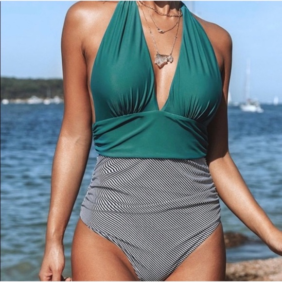 Cupshe Other - Cupshe Women's Green Halter Plunging Neck Ruched One Piece Swimsuit